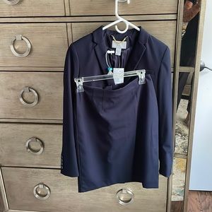 H&M navy blue suit, size 6, new